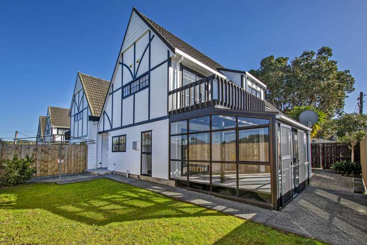 51 First Avenue Avenues_19