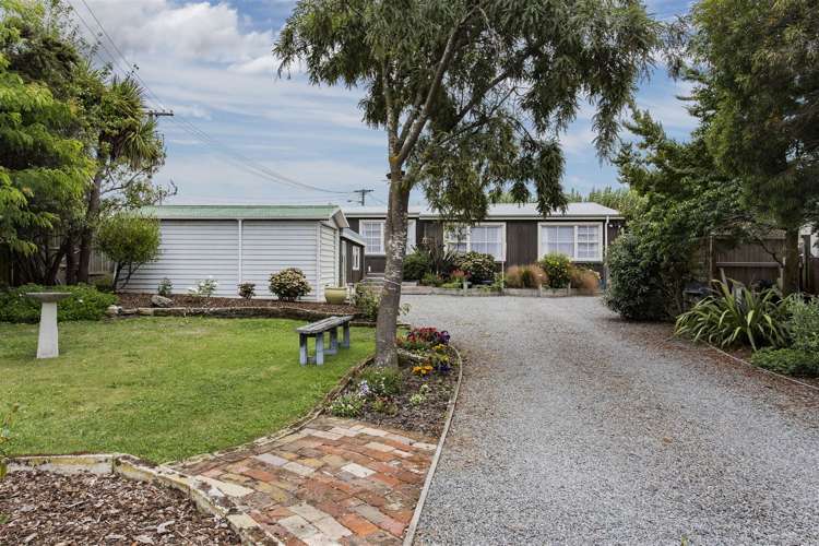 55 Batten Grove The Pines Beach_14