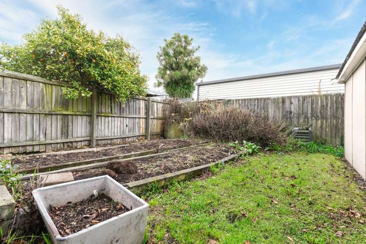 12 Adams Place Woolston_23