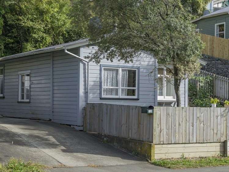 128 Saint Vincent Street Toi Toi_18