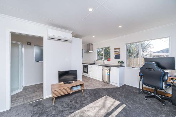 225A College Street West End_6
