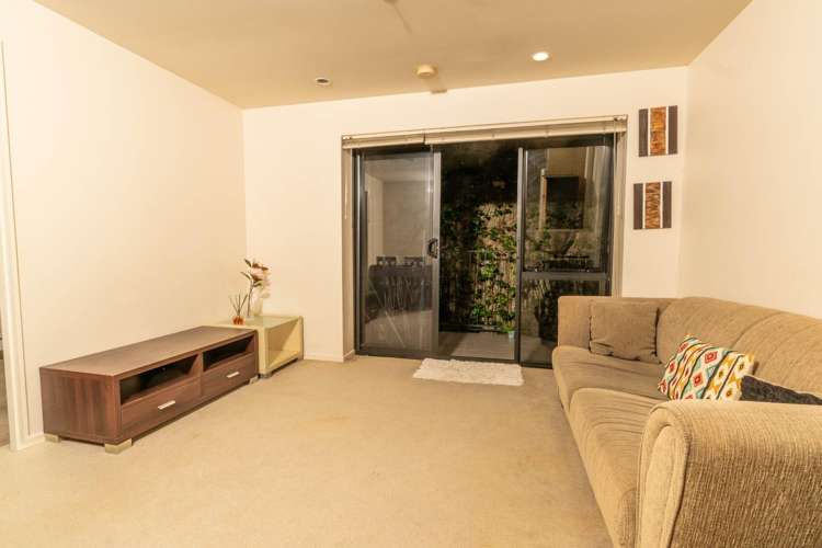 2A/23 Emily Place 10015_1