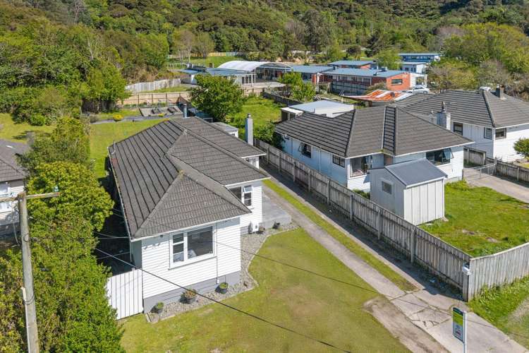 203 Wellington Road Wainuiomata_27