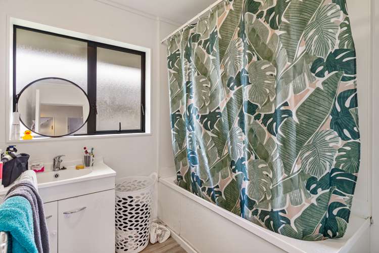 15 Walter Little Way Flat Bush_5