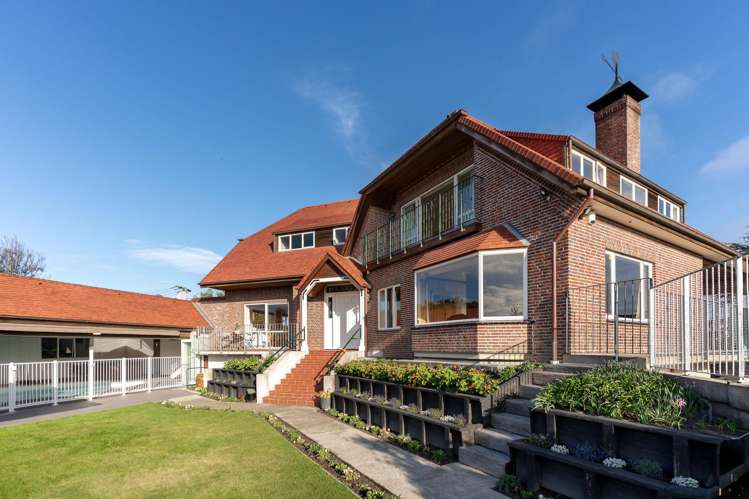 7 Nederland Avenue Burwood_37