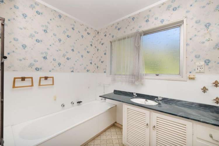 20 Upland Street Brookfield_15