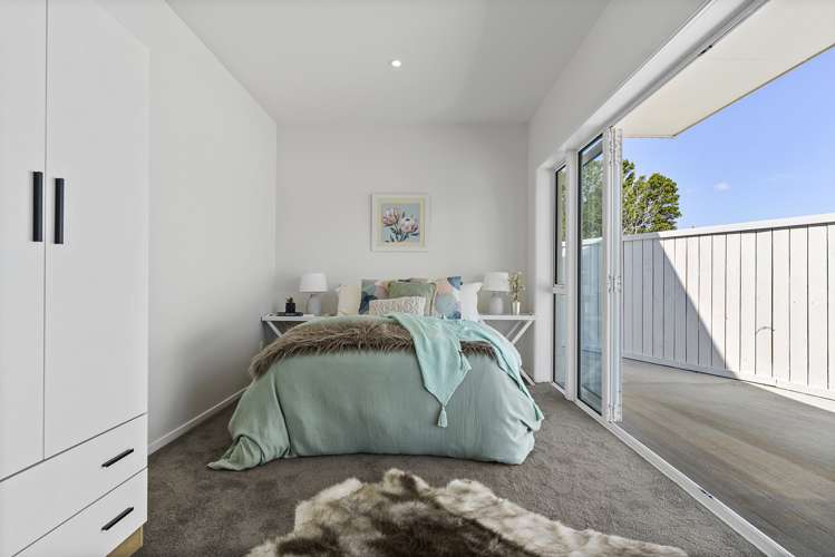 16 Paisley Street Mellons Bay_10