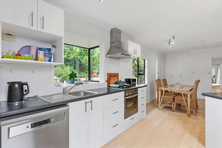 2/865 Beach Road Waiake_4