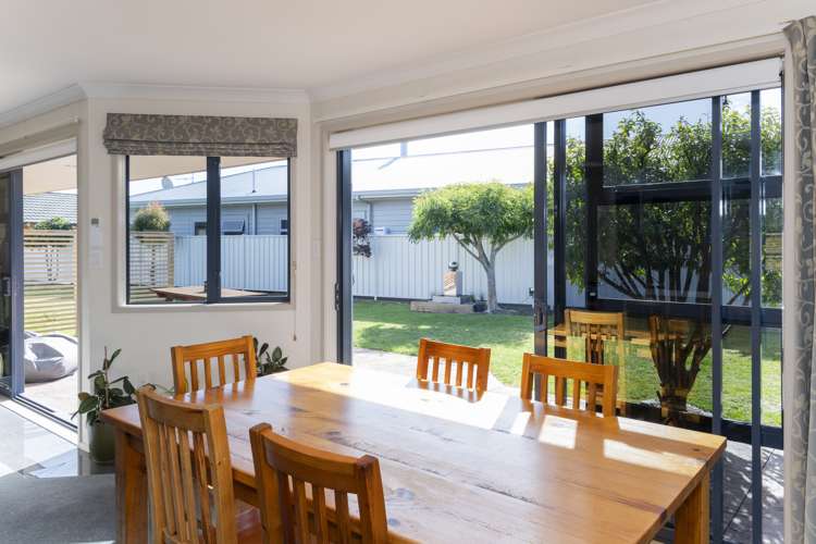 4 Margaret Place Lytton West_3