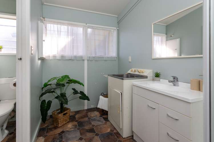 2/12 Cleary Road Panmure_11