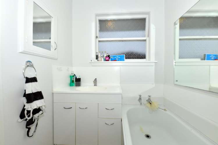 39 Kathleen Crescent Hornby_8