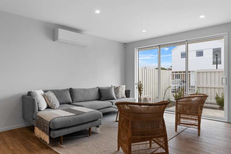 6/24 Dampier Street Woolston_6