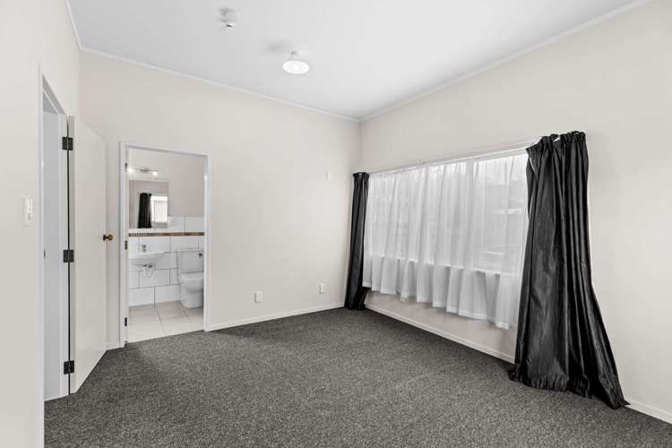 3 Kirkcaldie Grove Levin_8