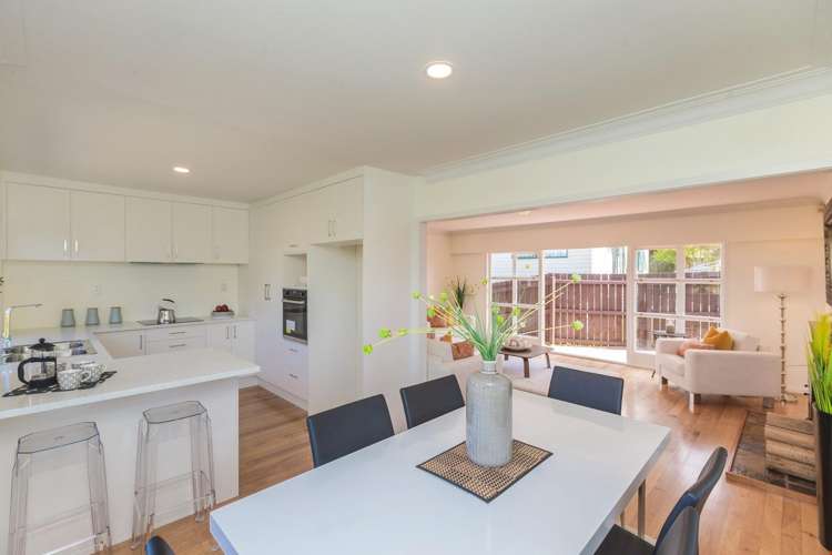 6 Kennedy Avenue Forrest Hill_12