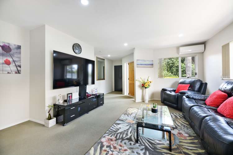 8 Riverglade Parkway Te Atatu South_14