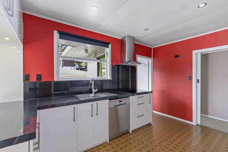 35 Dalton Grove Stokes Valley_4