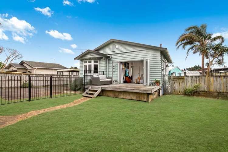 1/9 Kenderdine Road_0