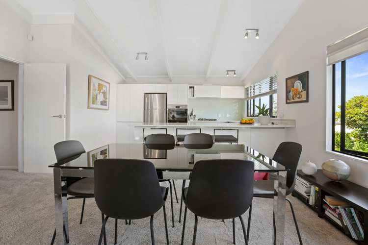 2/14 Mere Road Taupo_6