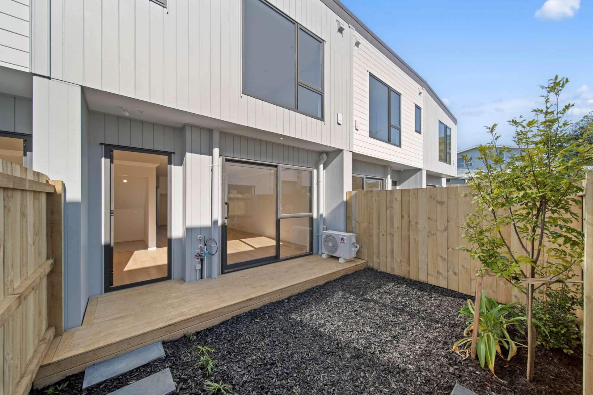 8/12 Clendon Place Manurewa_0