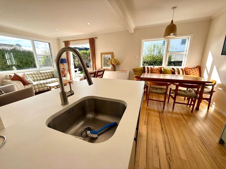 19 Lorenzen Bay Road Raglan_22