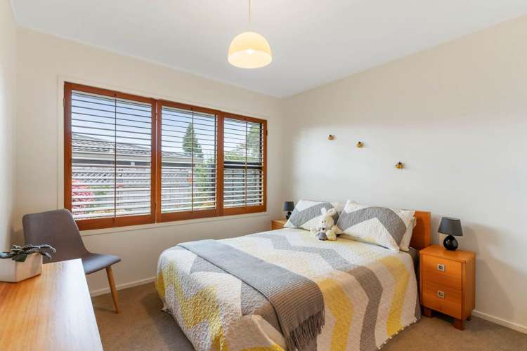 2/4 Oban Road Browns Bay_17