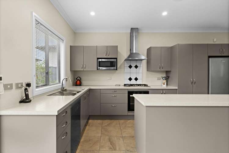 2 Tasman Drive Poraiti_7