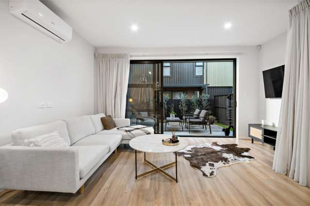 44 Glidepath Road Hobsonville_1