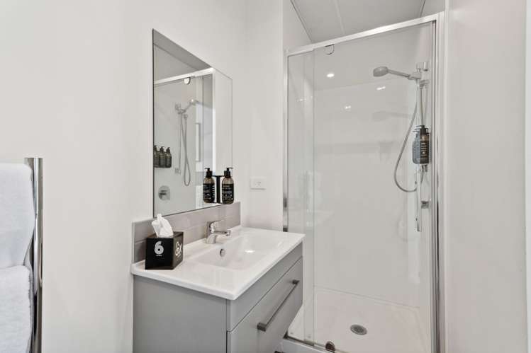 205 (Door 206) Ramada Hotel, 18 Frankton Road Queenstown_11