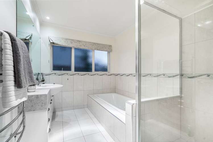 34 English Oak Drive Schnapper Rock_13