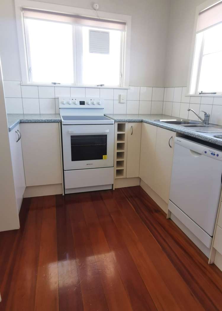 69 Beach Road Te Atatu Peninsula_5