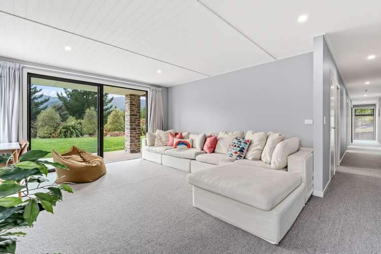 17 Sam John Place Lake Hawea_13