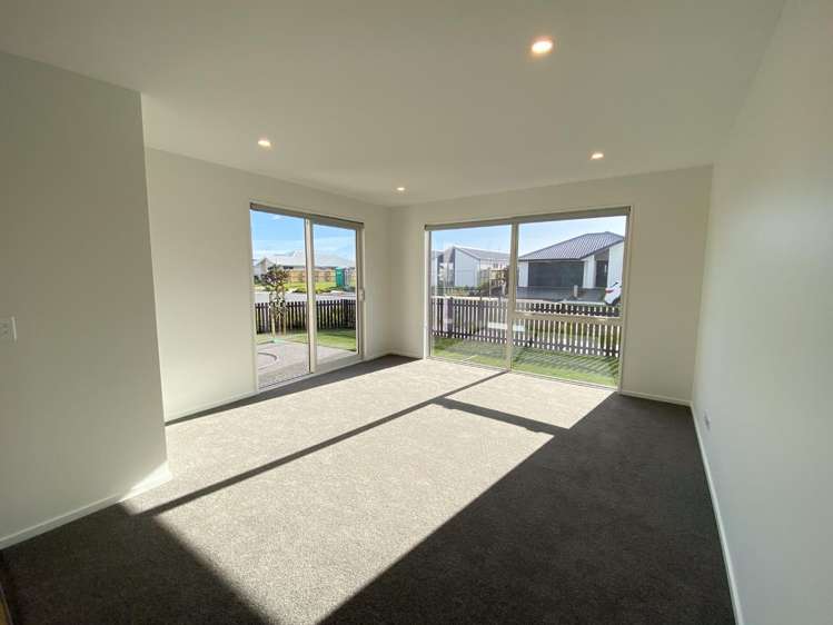 11 Harlequin Drive 11103_4