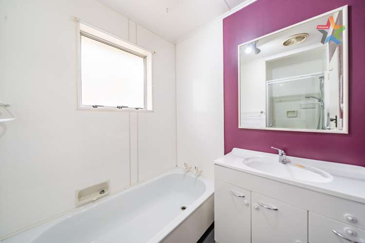 6 Kendal Grove Wainuiomata_15