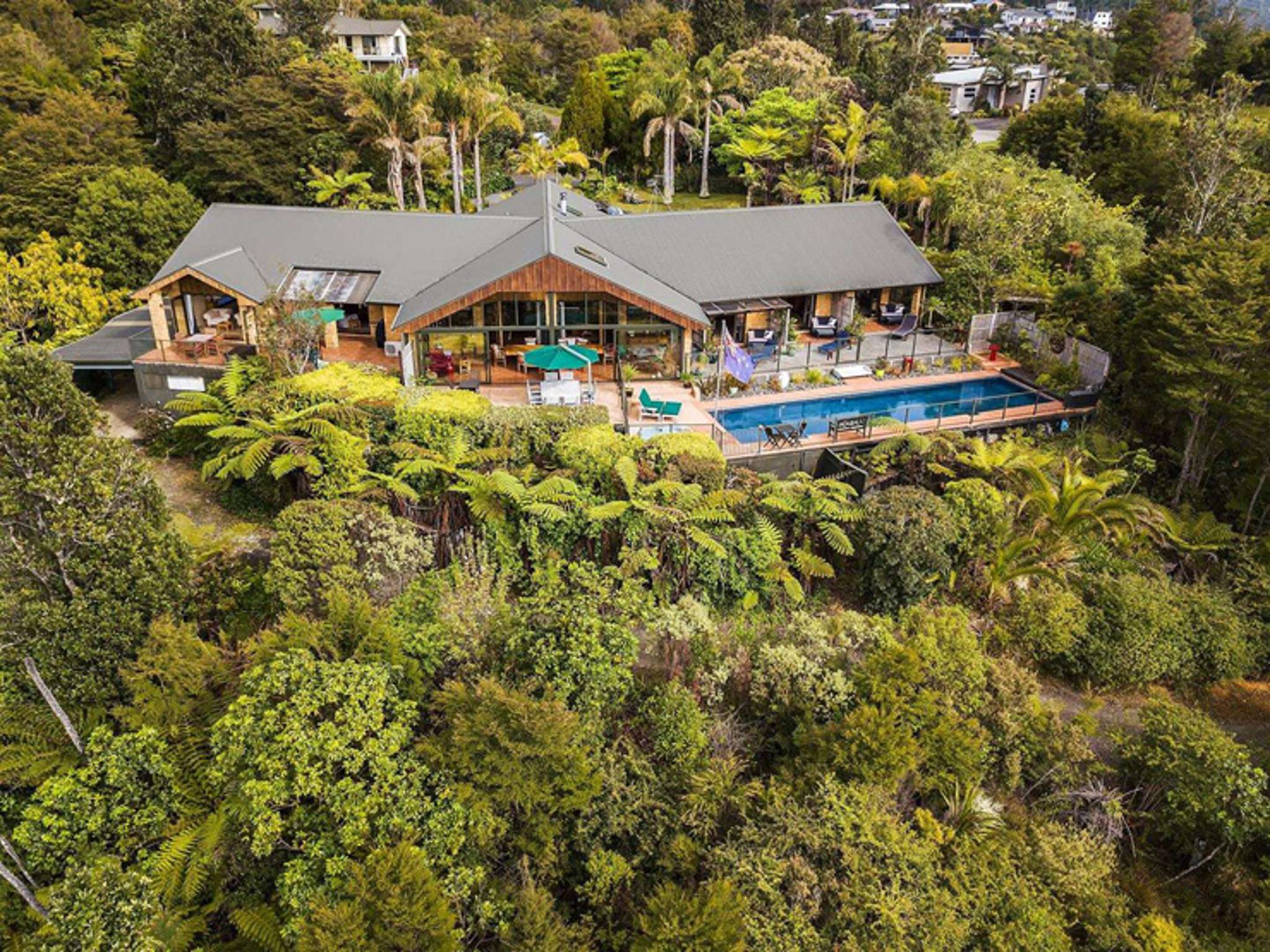 Shortland Street legend who set up Stallone's ex selling luxury bush lodge