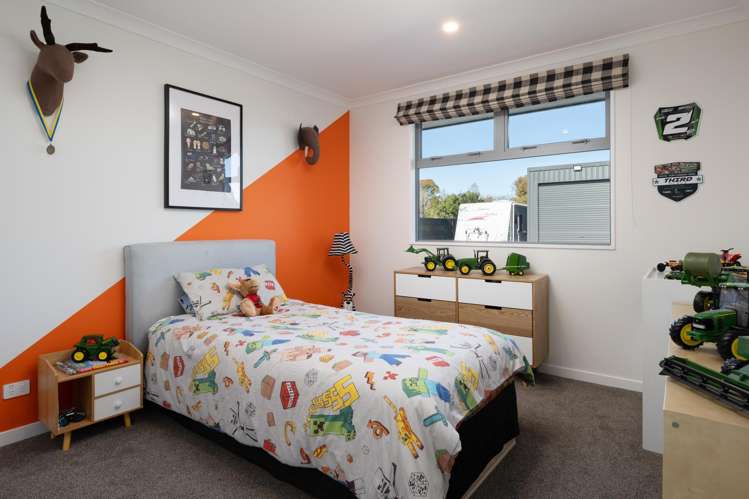 14 Waters Avenue Burleigh_19