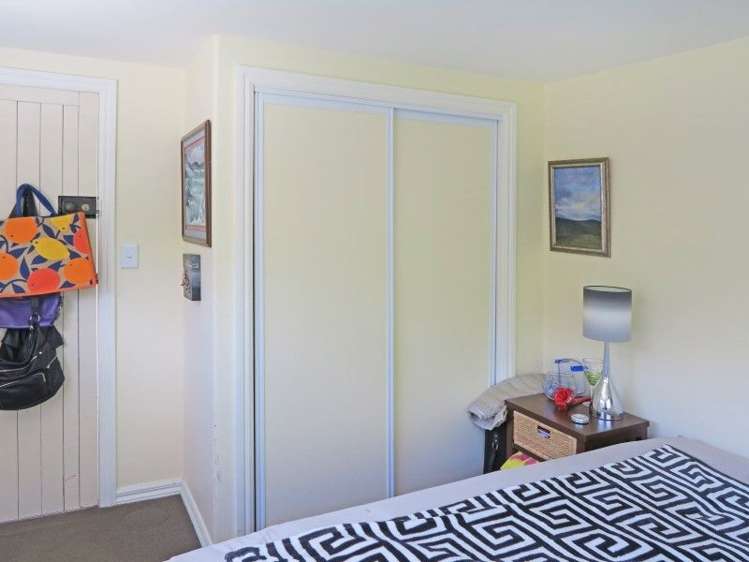 23 Totara Street Kaka Point_12