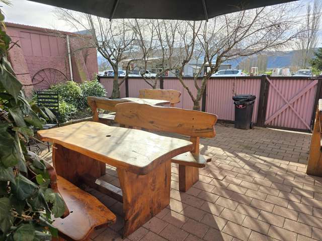 23-27 Campbell Street - The Flying Pig Duntroon_2
