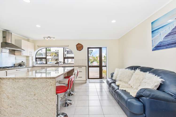 2/3 Glen Road Browns Bay_3