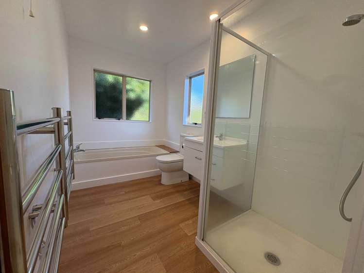2/2 East Coast Road Milford_16