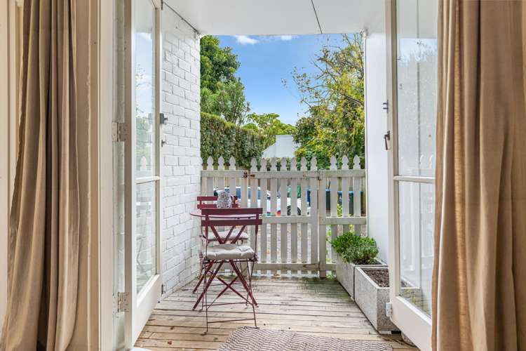 2/2 Herne Bay Road Herne Bay_16