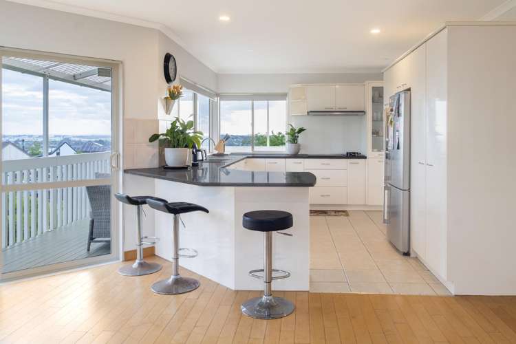 16 McCahill Views Botany Downs_1