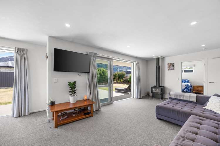 8 Pennycook Place Lake Hawea_6