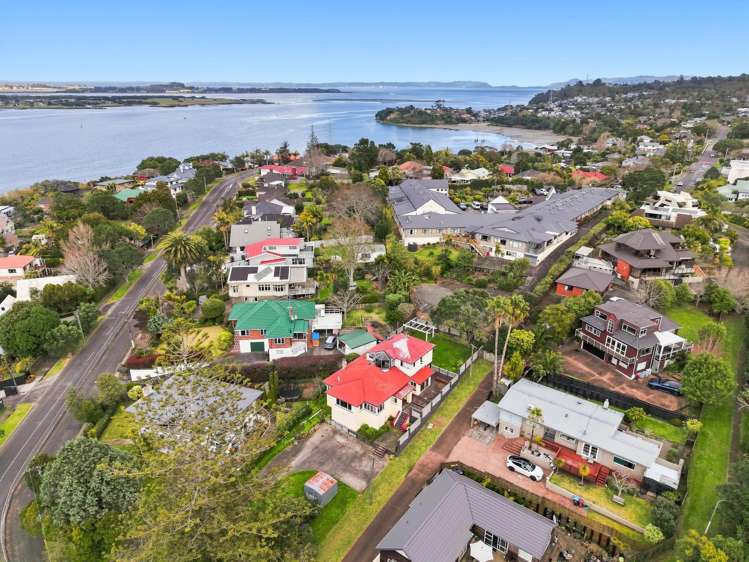 29 Seacliffe Road Hillsborough_13