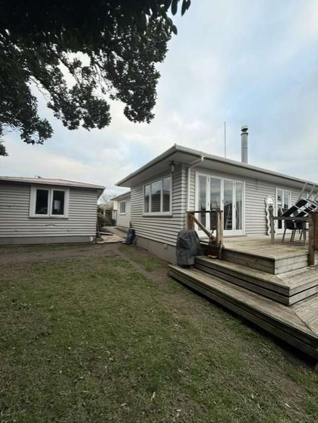 57 Waimumu Road, Massey