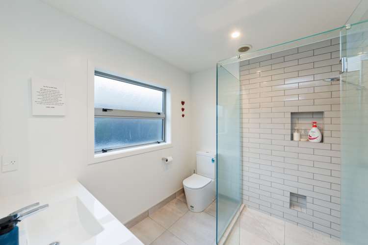 25 Medallion Court Kelvin Grove_13