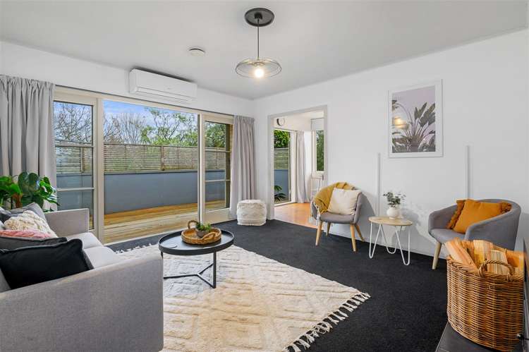 17 Pandora Avenue Westbrook_1