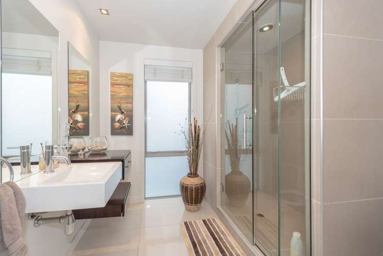 171a Lake Crescent Hamilton Lake_12