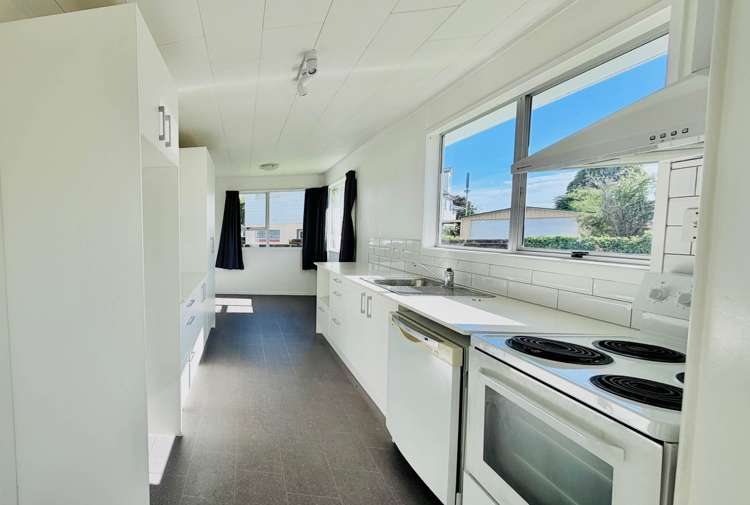 33 Archmillen Avenue Pakuranga Heights_11