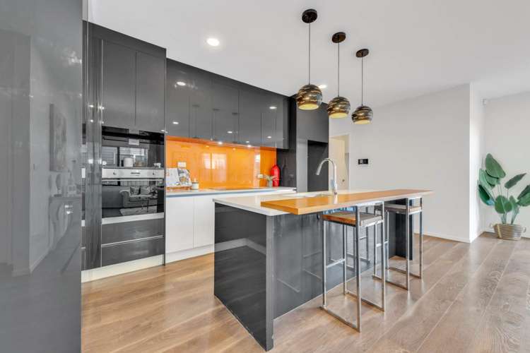 66 Donegal Park Drive Flat Bush_11