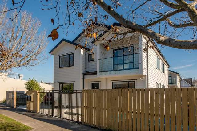 PHILLIPSTOWN - FURNISHED, DOWNSTAIRS DOUBLE BEDROOM, BATHROOM, HEATPUMP